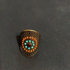 Unique ring